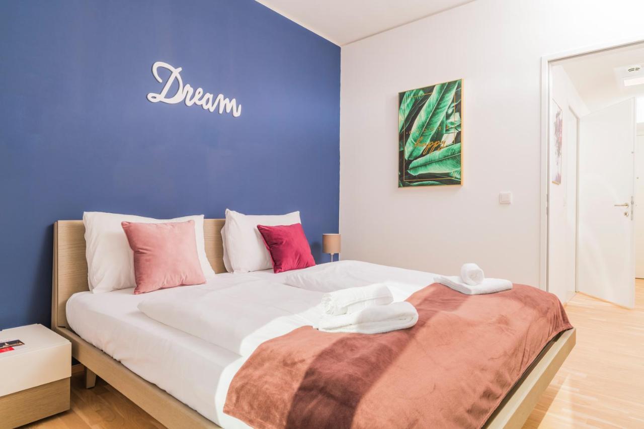 Triiiple Tower Dream Apartments With Rooftop-Summer-Pool فيينا المظهر الخارجي الصورة